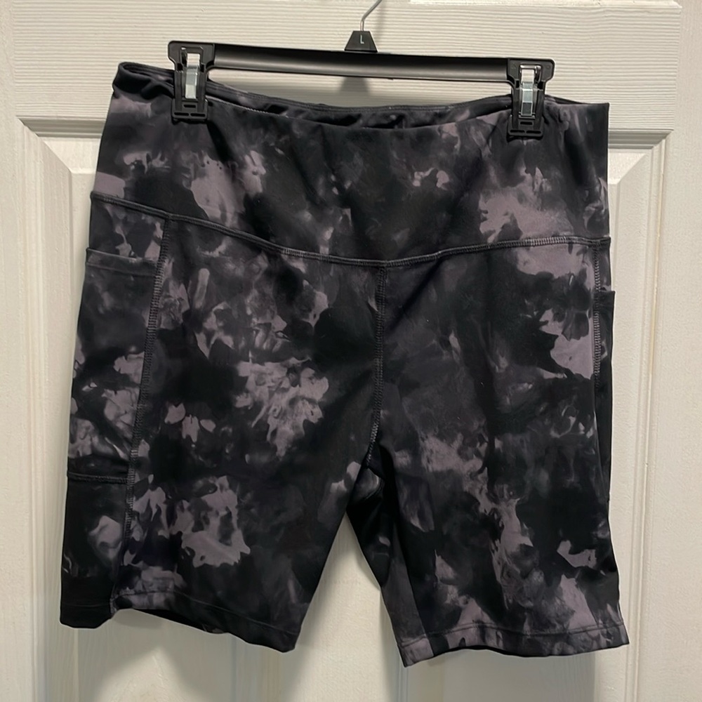 Danskin tie-dye biker shorts
